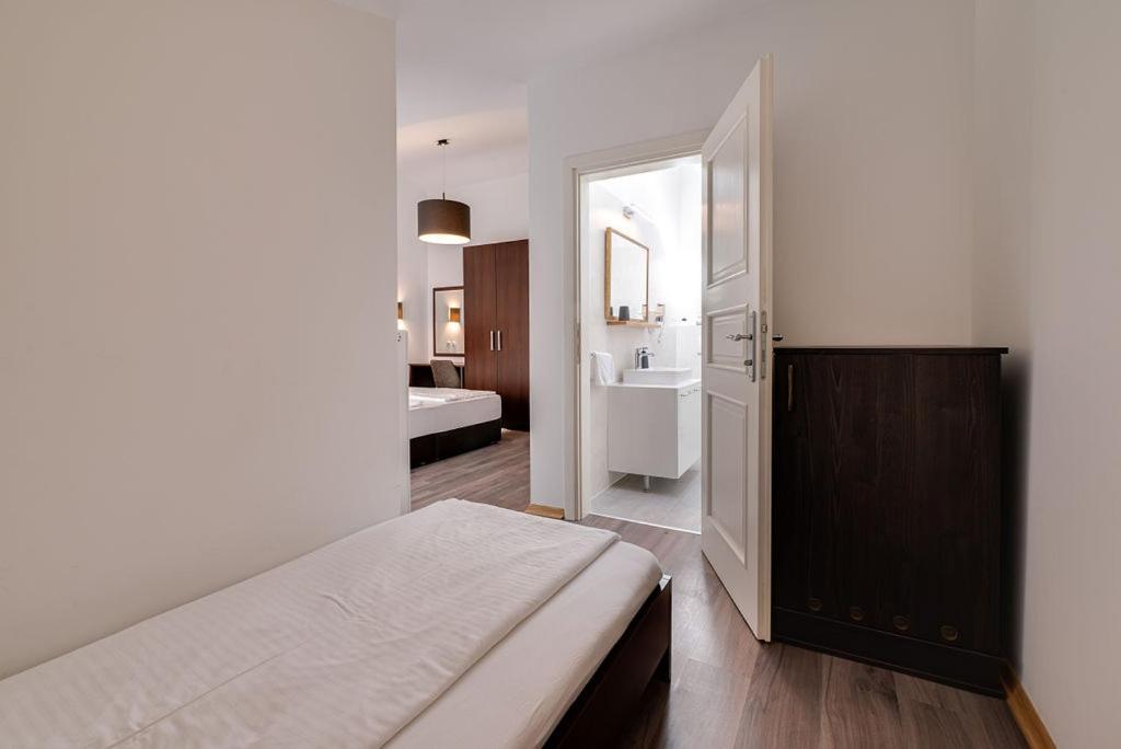 Bed & Breakfast Dosen III Baska  Exterior photo