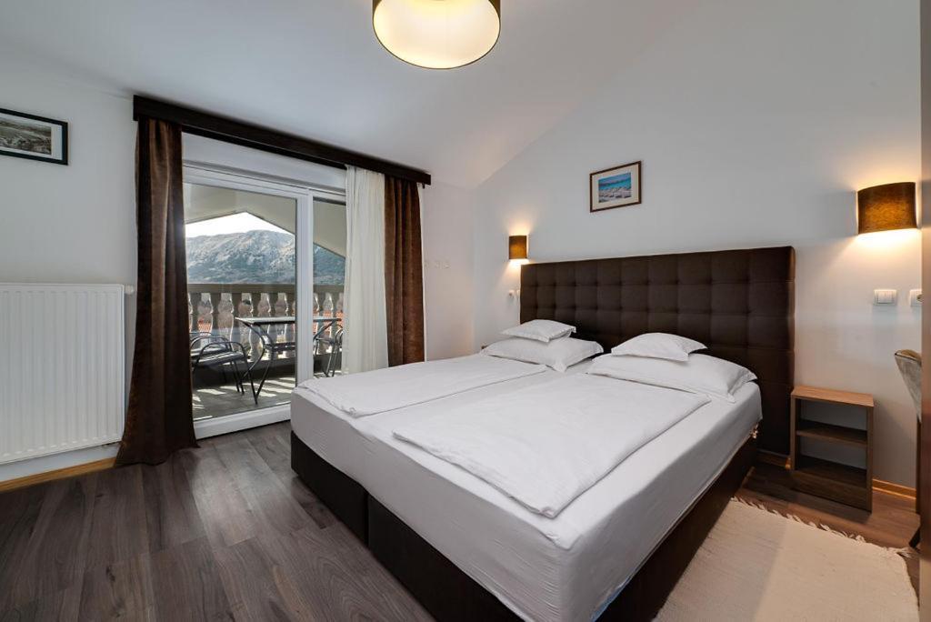 Bed & Breakfast Dosen III Baska  Exterior photo