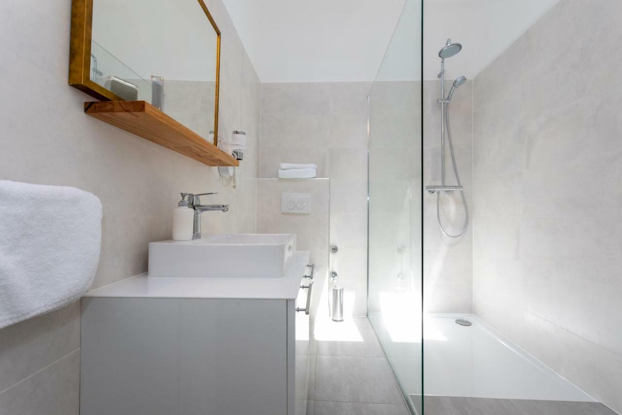 Bed & Breakfast Dosen III Baska  Exterior photo