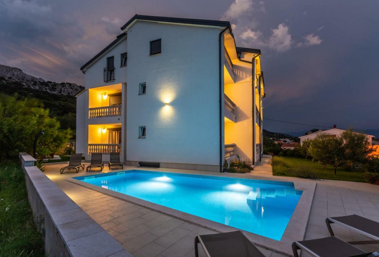 Bed & Breakfast Dosen III Baska  Exterior photo